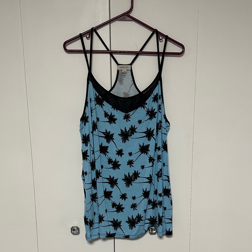 4/ $20 Smart Set Blue and Black Palm Print Camisole XL
